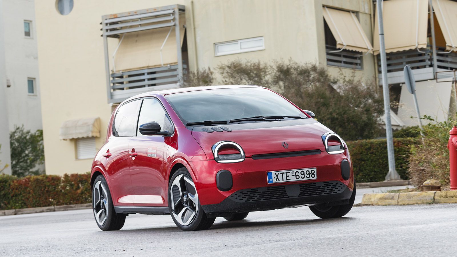 Renault Twingo. Τι βαθμό παίρνει σε κατανάλωση, χώρους, επιδόσεις, εγγυήσεις.